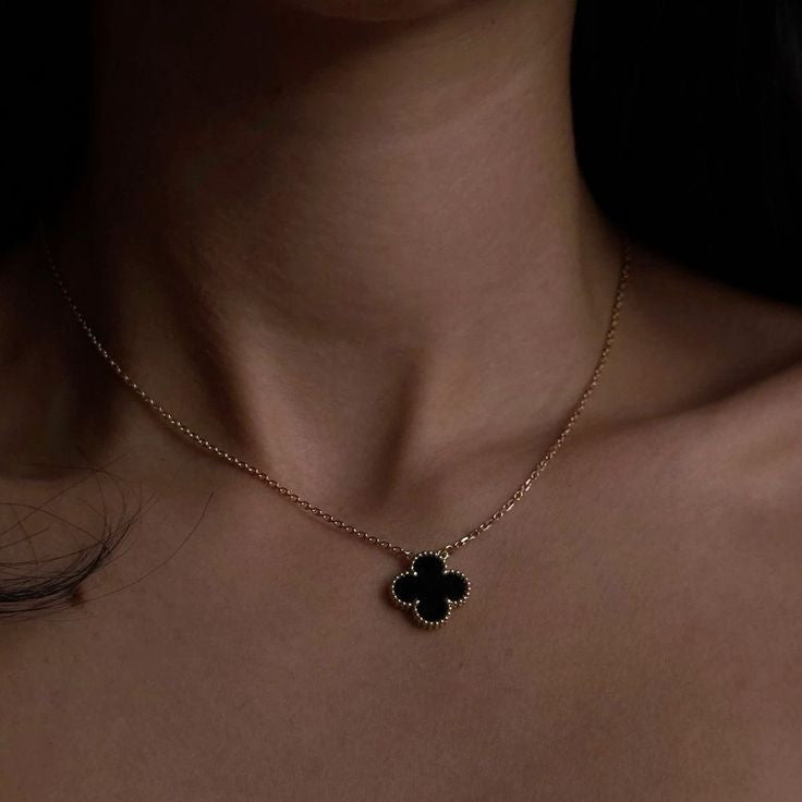 CLOVER | BLACK NECKLACE
